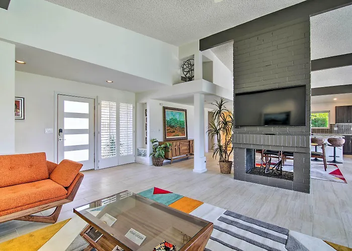 Palm Springs Oasis W/ Pool & Golf Course Views!