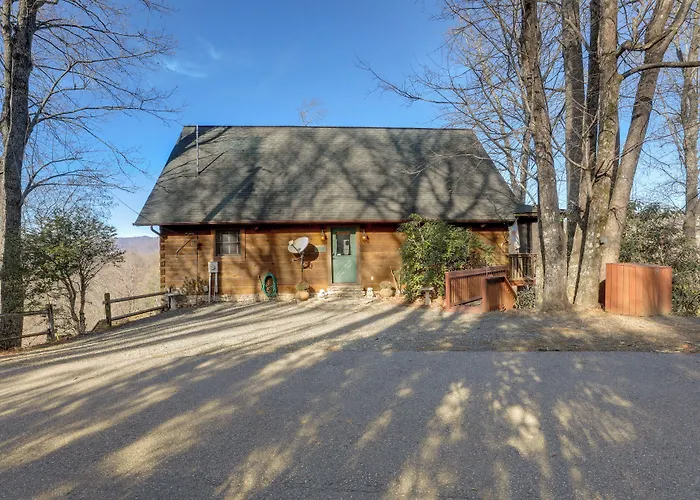 Hot Tub & Game Room: Powderhorn Mountain Cabin