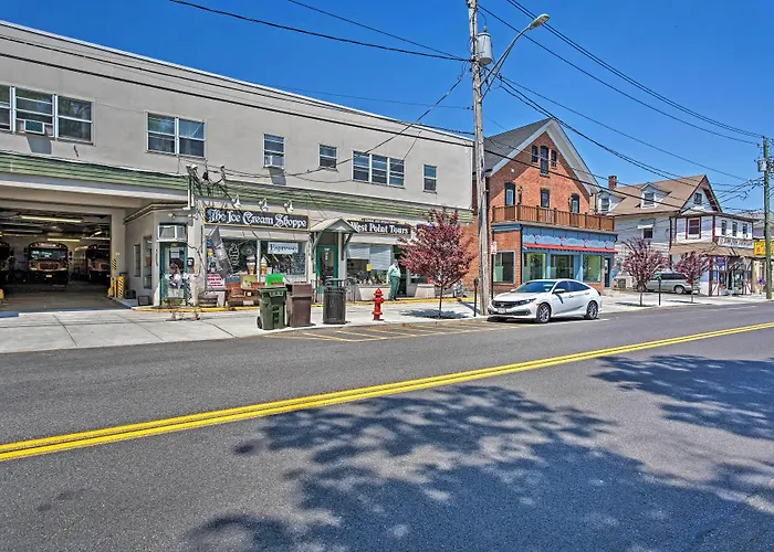 Updated Home W/ Patio Half Mile To West Point