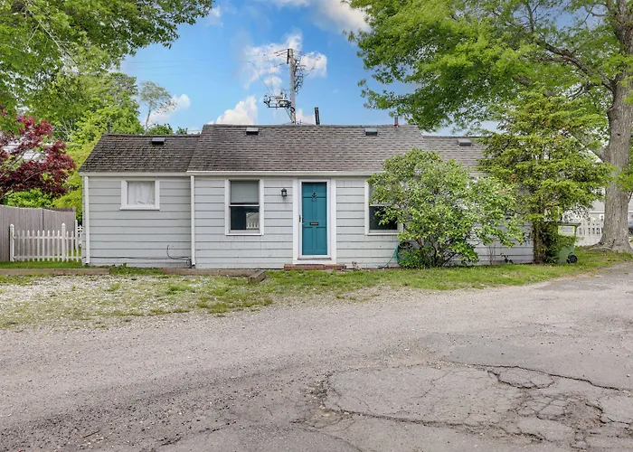 1 Mi To Ferry: 'Sea Street Cottage' In Hyannis