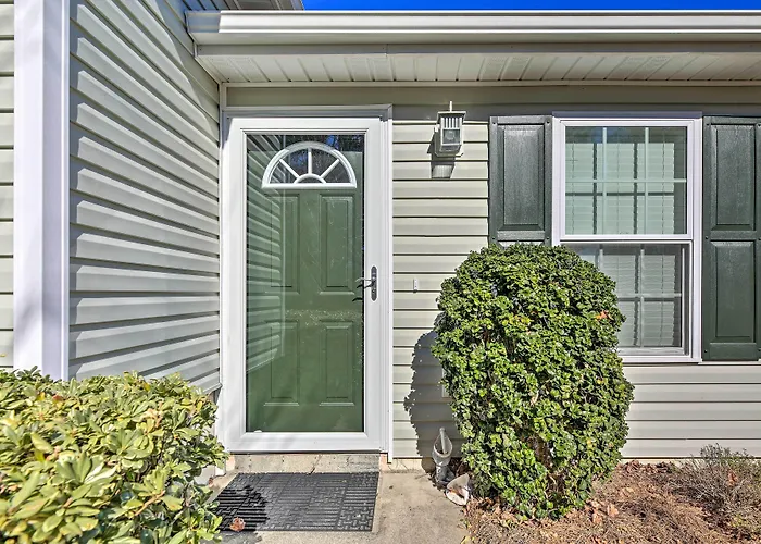 Beaufort Pad W/ Patio: 3 Blocks To Waterfront!