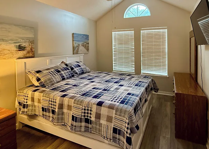 Family-Friendly Home Near Destin Beaches