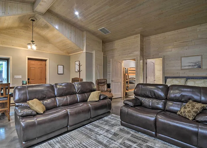 Modern Arcadia Farmhouse On 80 Acres W/ Fire Pit!