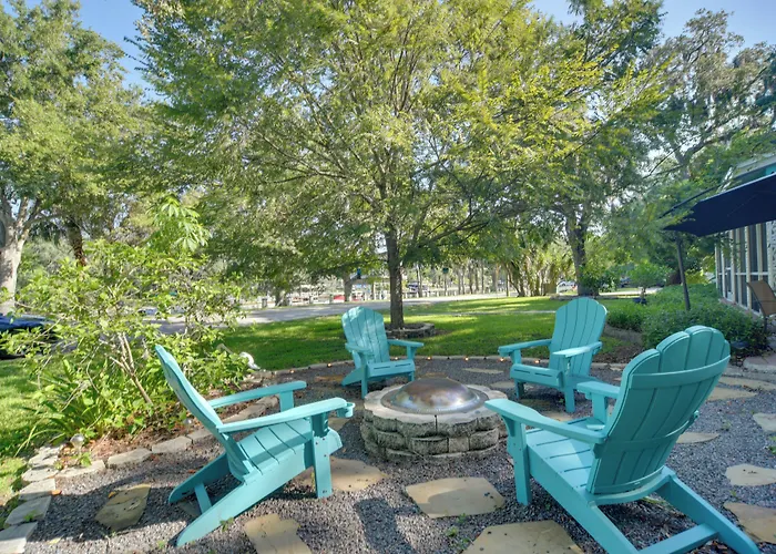 Riverfront Getaway W/ Hot Tub & Game Room!