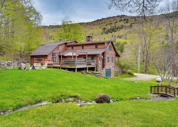 Picture-Perfect Vermont Mtn Cabin W/ Hot Tub!
