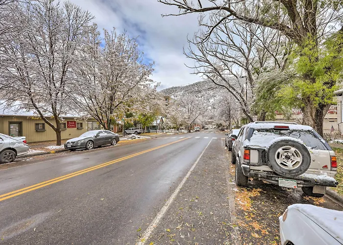 Cozy Central Glenwood Springs Condo W/ 2 Decks!