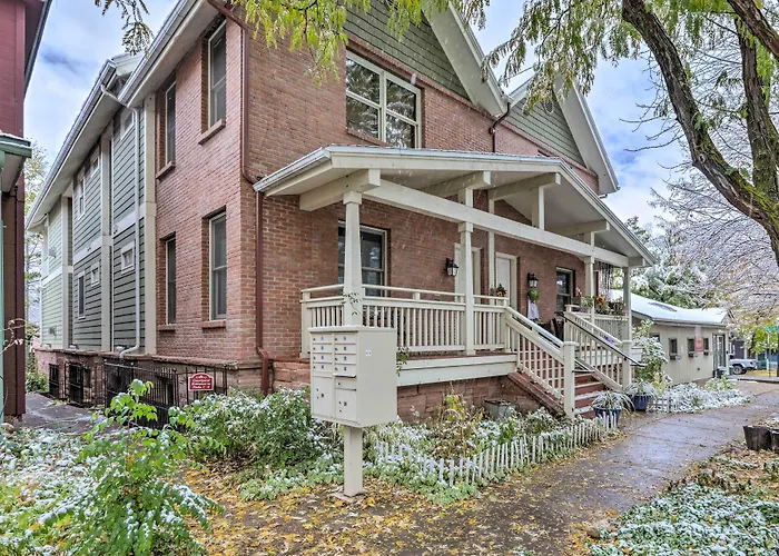 Cozy Central Glenwood Springs Condo W/ 2 Decks!