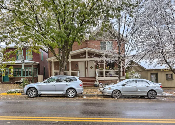 Cozy Central Glenwood Springs Condo W/ 2 Decks!