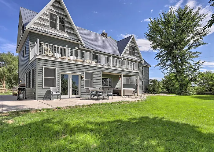 Fruita Victorian Home W/ Hot Tub + Mountains!