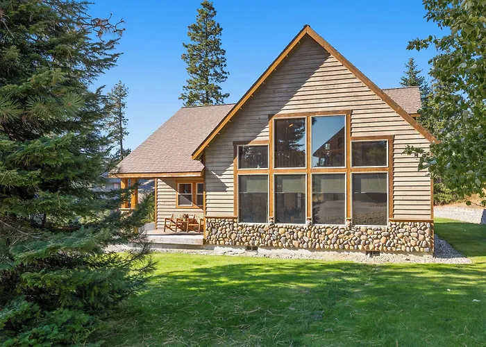 Dog-Friendly Ronald Vacation Rental Cabin!