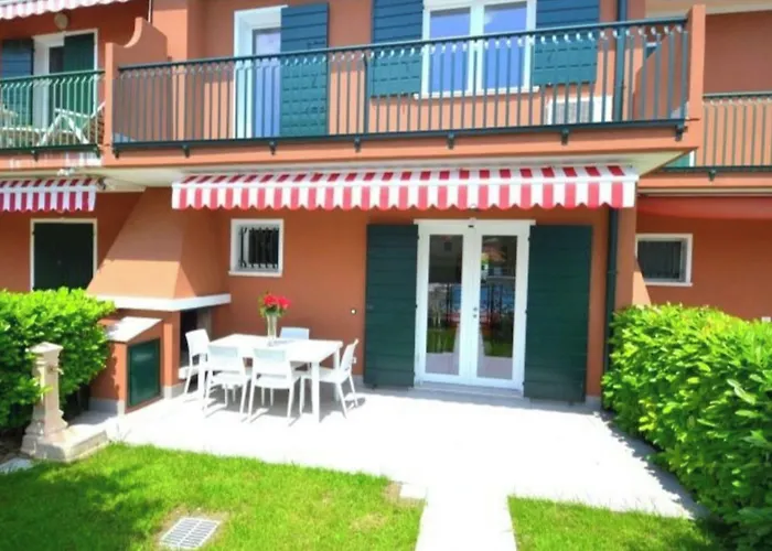 Terraced House With Private Garden