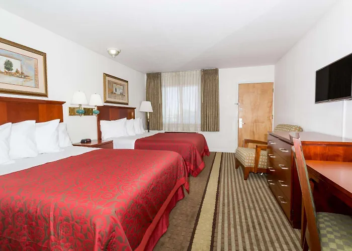 Days Inn By Wyndham Kimball