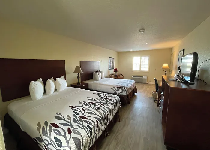 Kenedy Inn And Suites