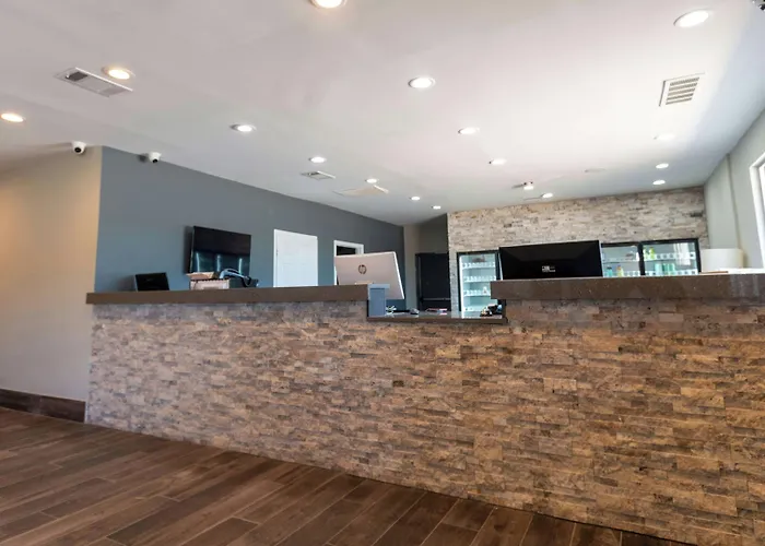 Magnuson Extended Stay And Suites Airport Hotel