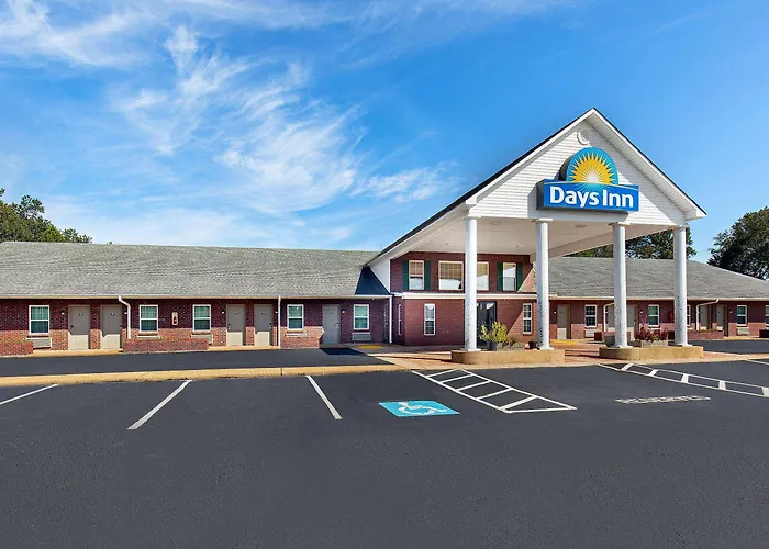 Days Inn By Wyndham Savannah
