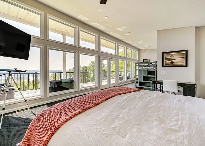 Nolin Lake Home W/ Decks & Fire Pit In Clarkson!