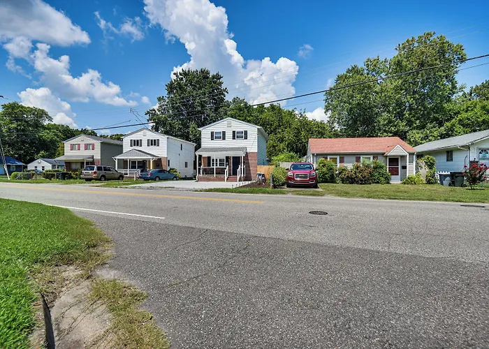 1 Mi To Beach: Home W/ Patio & Grill In Hampton!