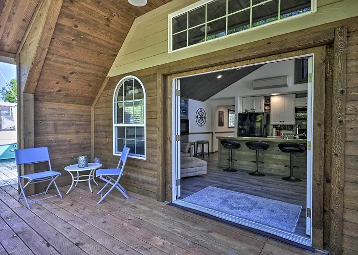 Floating Home On Columbia River W/ Provided Kayaks