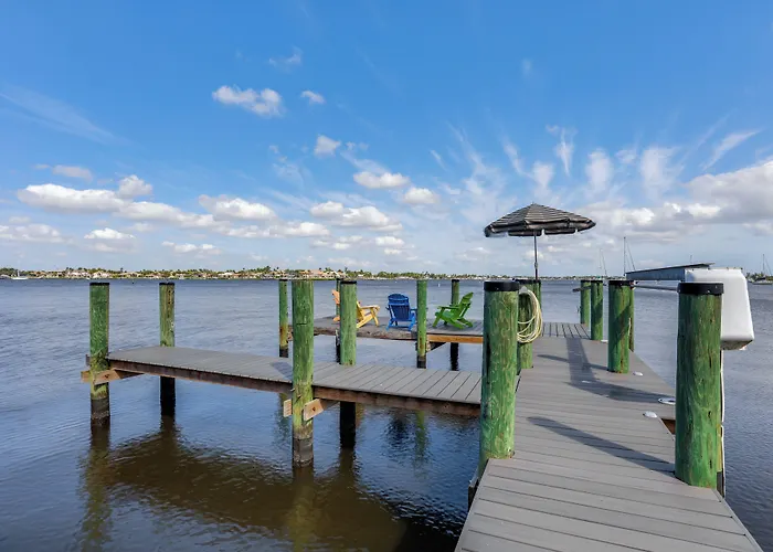 Waterfront Stuart Oasis W/ Hot Tub & Dock!