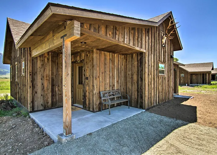 Peaceful Mtn Retreat ~ 43 Mi To Yellowstone!