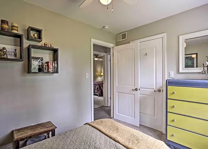Family-Friendly Escape ~ 6 Mi To City Center!