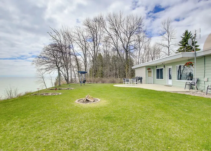 Waterfront Algoma Vacation Rental On Lake Michigan