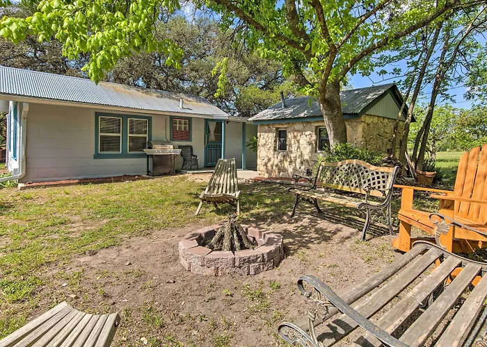 Betty B'S River House < 1 Mi To Blanco State Park!