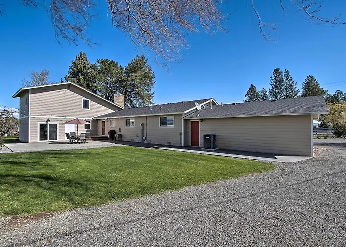 Ellensburg Home W/ Mountain Views On 3 Acres!