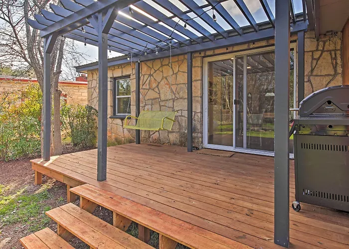 Remodeled Retro Home W/ Deck, Walk To Main Street!