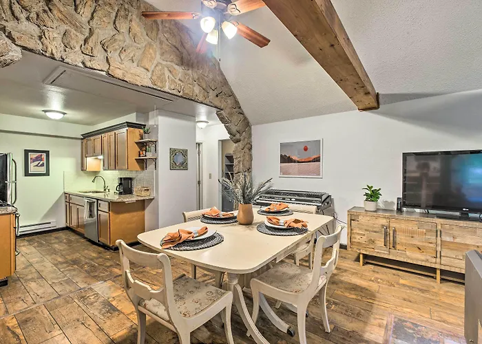 Creekside Morrison Cabin ~ 9 Mi To Red Rocks Park!