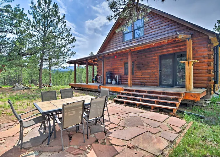 The 'Pinecone Palace' W/ Hiking Trail Access!