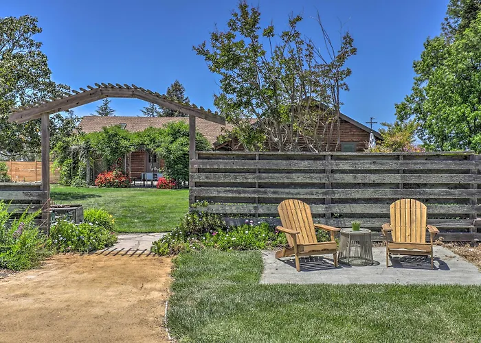 Stunning Wine Country Gem With Hot Tub + Patio!