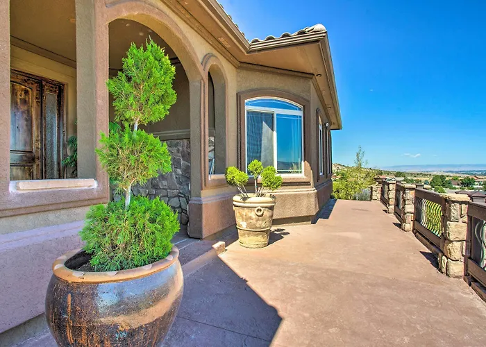 Spacious Grand Junction Home W/ Mountain View