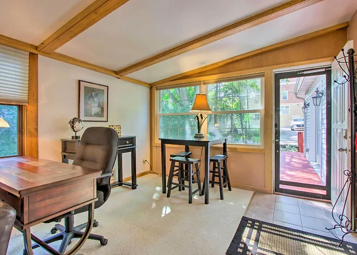 Elegant Home 5 Blocks To Mayo Clinic And Hospital