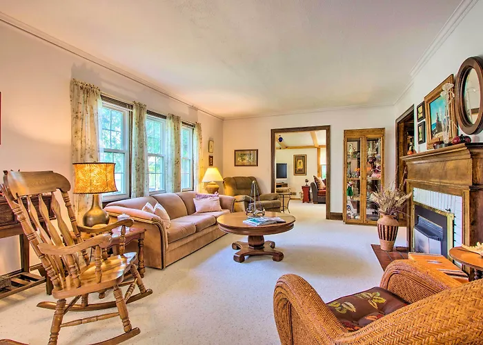 Elegant Home 5 Blocks To Mayo Clinic And Hospital