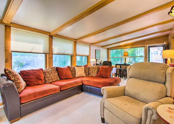 Elegant Home 5 Blocks To Mayo Clinic And Hospital