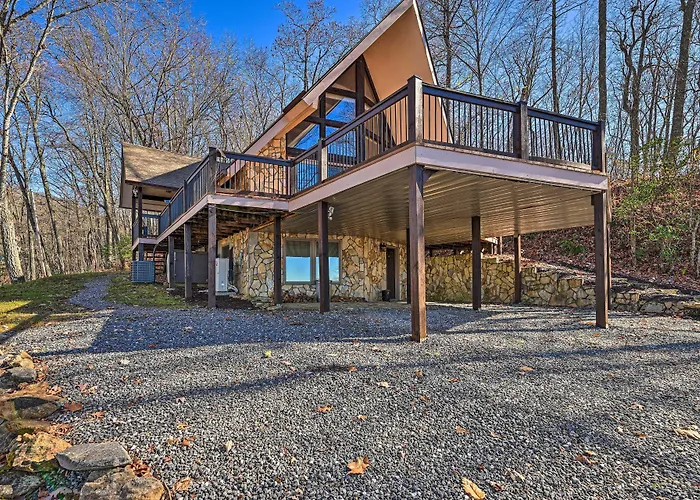 Spacious Franklin Cabin W/ Mountain Views!