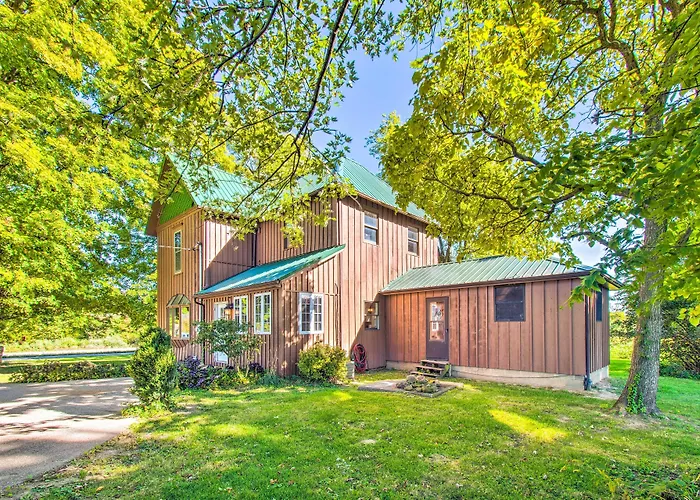 Beautifully Restored Farmhouse In Marshall!