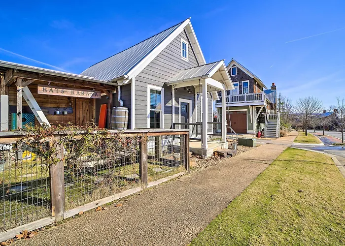 Cozy Carlton Landing Home - Near Lake Eufaula