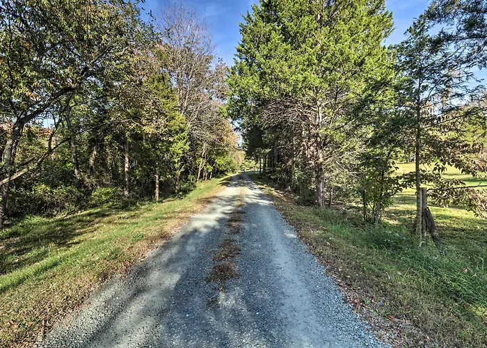 Bright Crozet Apartment W/ Mountain Views!