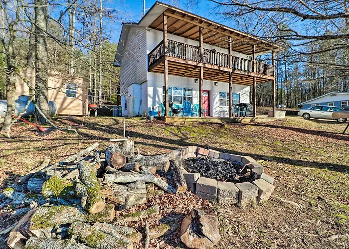 Lakefront Delta Cottage W/ Views, Canoe & Dock!