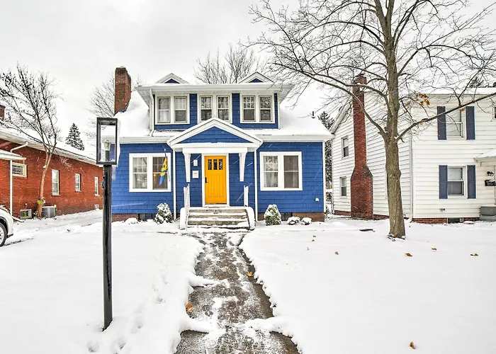South Bend Home < 1 Mi To Notre Dame!