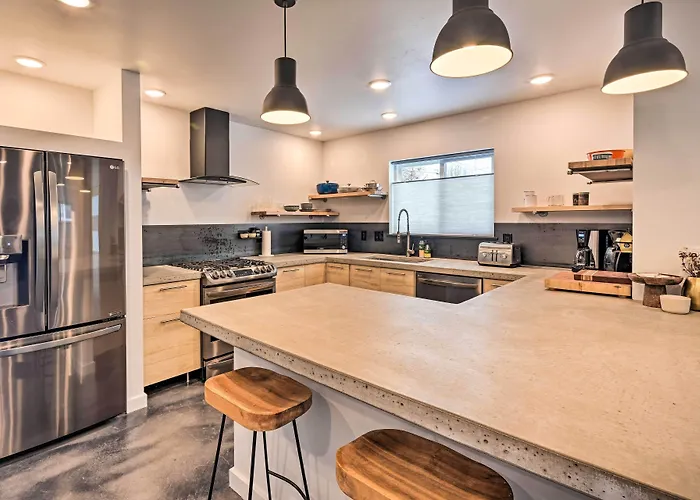 Modern Missoula Home ~ 2 Miles To Downtown!