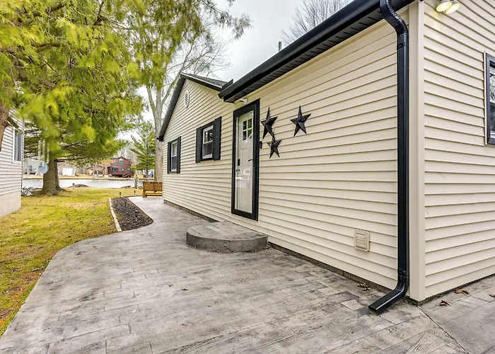 Sand Lakefront Retreat | Private Dock & Fire Pit
