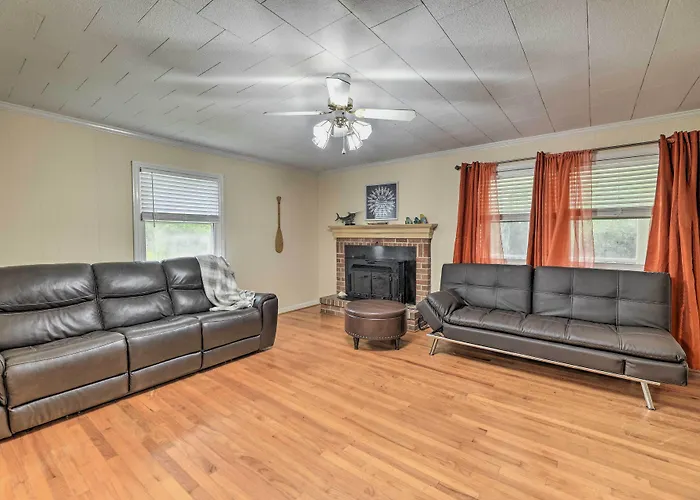 Coastal Retreat! Harkers Island Boating Base