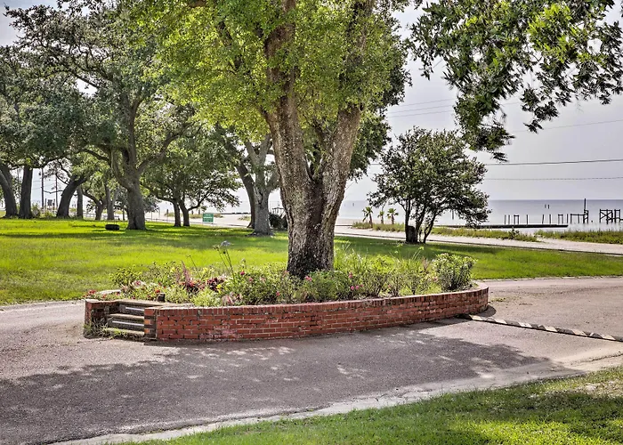 'The Palm' Bay St. Louis Home - Walk To Beach!