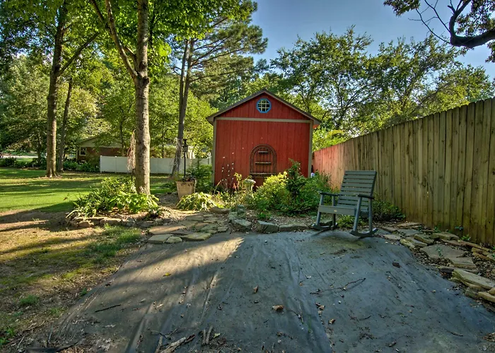 Charming Florence Getaway W/ Fireplace & Grill!