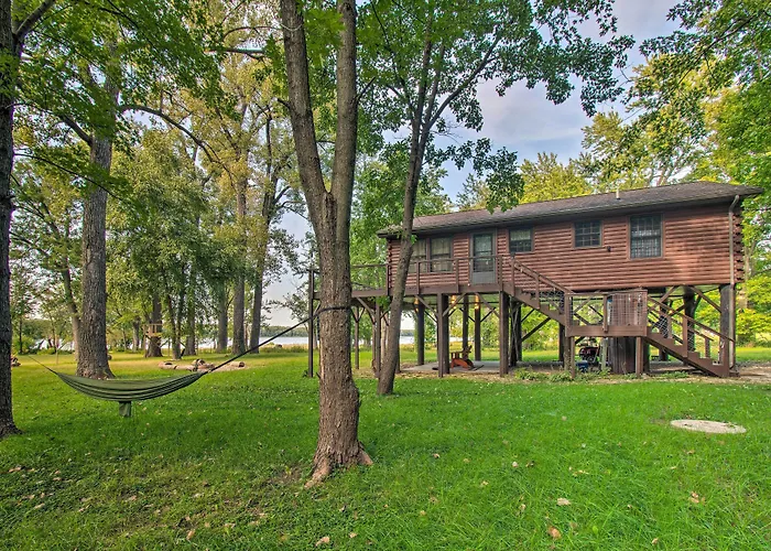 Cozy Riverfront Getaway: Fishing On-Site!