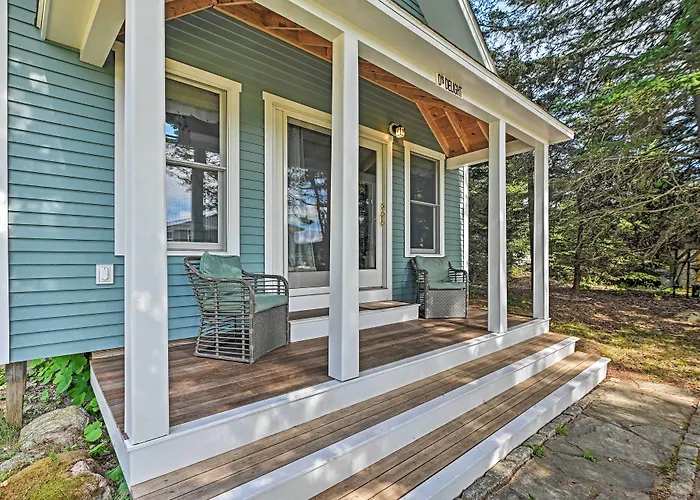 Charming Stonington Studio W/ Ocean Views!