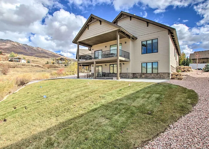 Scenic Eden Gem W/ Hot Tub ~ 6 Mi To Ski Area